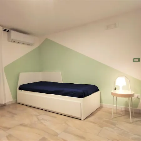 Caronda Compact Mezzanine
